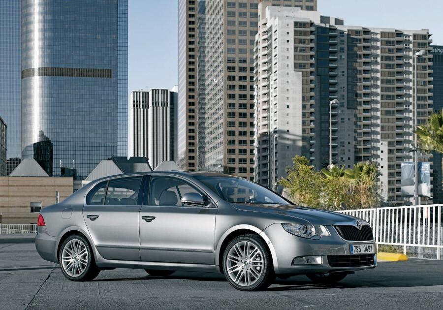  Skoda Superb 2008 года  (фото 2 из 131)
